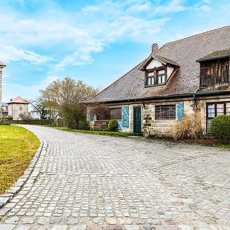 Am Schloss *