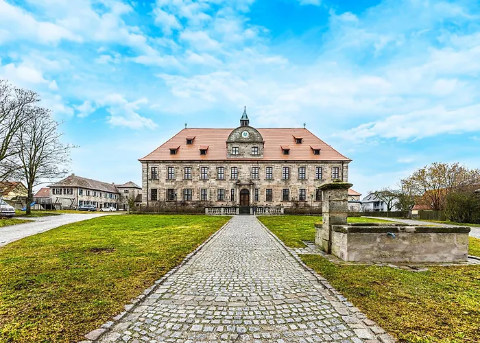 Stilvolles Am Schloss Apartment Hemhofen
